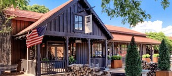 The Sycamore House in the Heart of Historic Leipers Fork Village - Franklin, TN