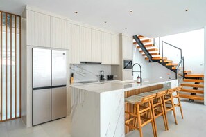 Superior Villa, Balcony, Garden View | Private kitchen | Highchair