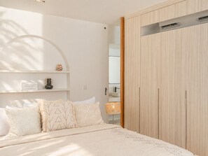 Superior Villa, Balcony, Garden View | Room amenity