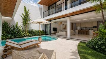 Private pool