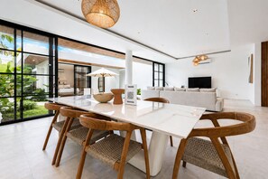 Dining room - Villa Janoor by GORO (Seminyak)