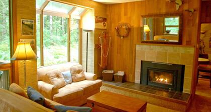 Snowater Condo #84 - Large Condo With Private Sauna and Soaker tub