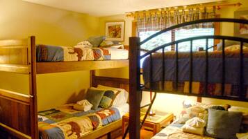 Apartment, 2 Bedrooms, Smoking, Fireplace | 2 bedrooms