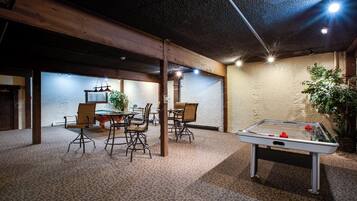 Apartment, 1 Bedroom, Smoking, Fireplace | Games room