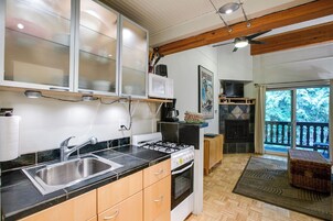 อพาร์ทเมนท์, 1 ห้องนอน, สูบบุหรี่ได้, เตาผิง | ภายใน