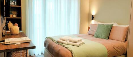 Wi-Fi de cortesia, roupa de cama