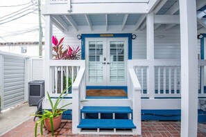Exterior detail - Underwater Cabana at Custom House Inn | On Duval! (Key West)