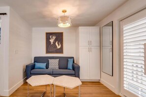 TV - Underwater Cabana at Custom House Inn | On Duval! (Key West)