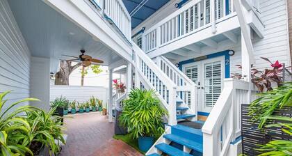 Underwater Cabana at Custom House Inn | On Duval!