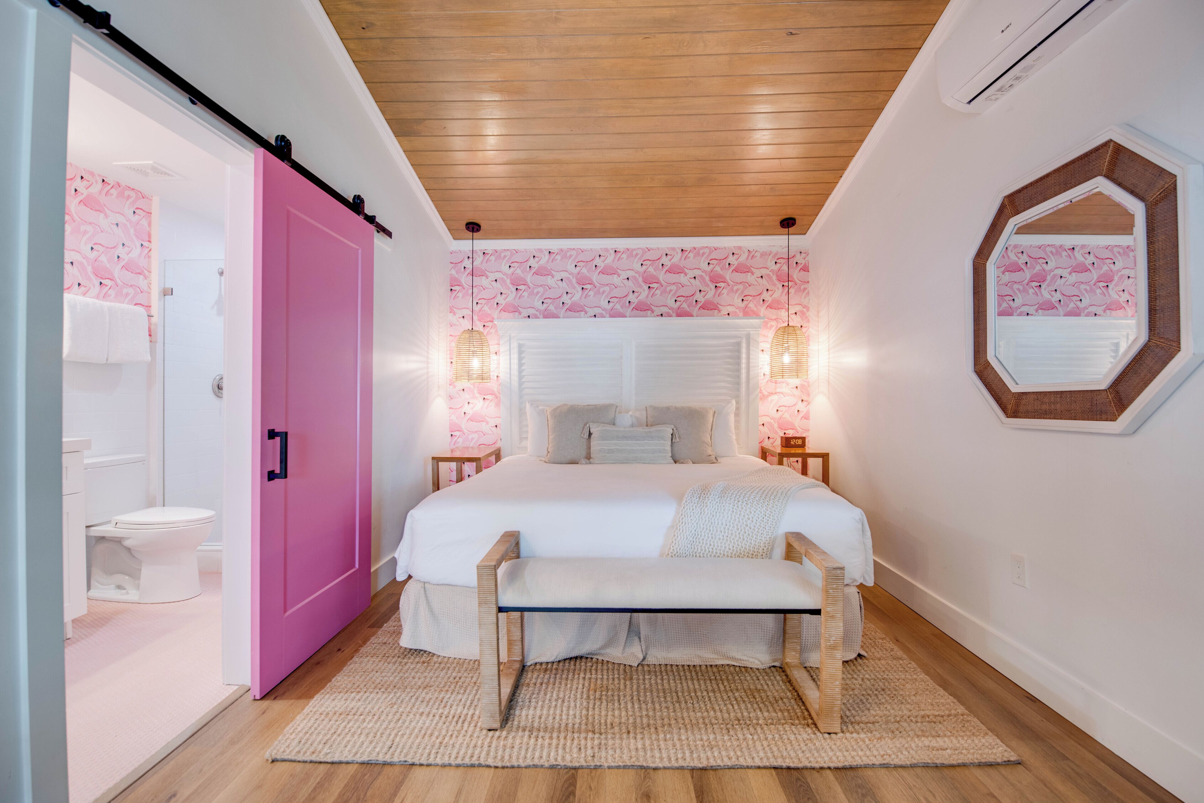 Een douche, een haardroger, handdoeken