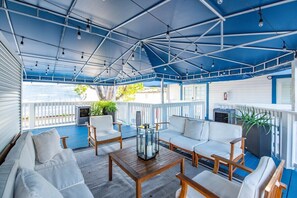 Terrace/patio - Custom House Inn | 8 BR Suite Compound on Duval! (Key West)