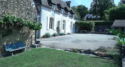 Maison de campagne familiale Ă 600 m du centre de Sarlat