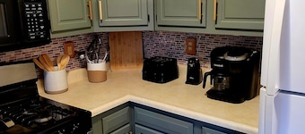 Charming 3-bedroom house on Waneta Lake, central to all Finger lakes