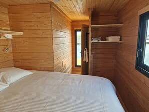 2 habitaciones, internet y ropa de cama