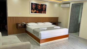 Royal Double Room | Living area | Flat-screen TV