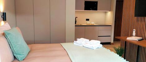 Free WiFi, bed sheets