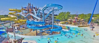 4 3 two King Beds Perfect Sunset Lake Views Pickleball Fire pit Lvl2 EV POA Pool