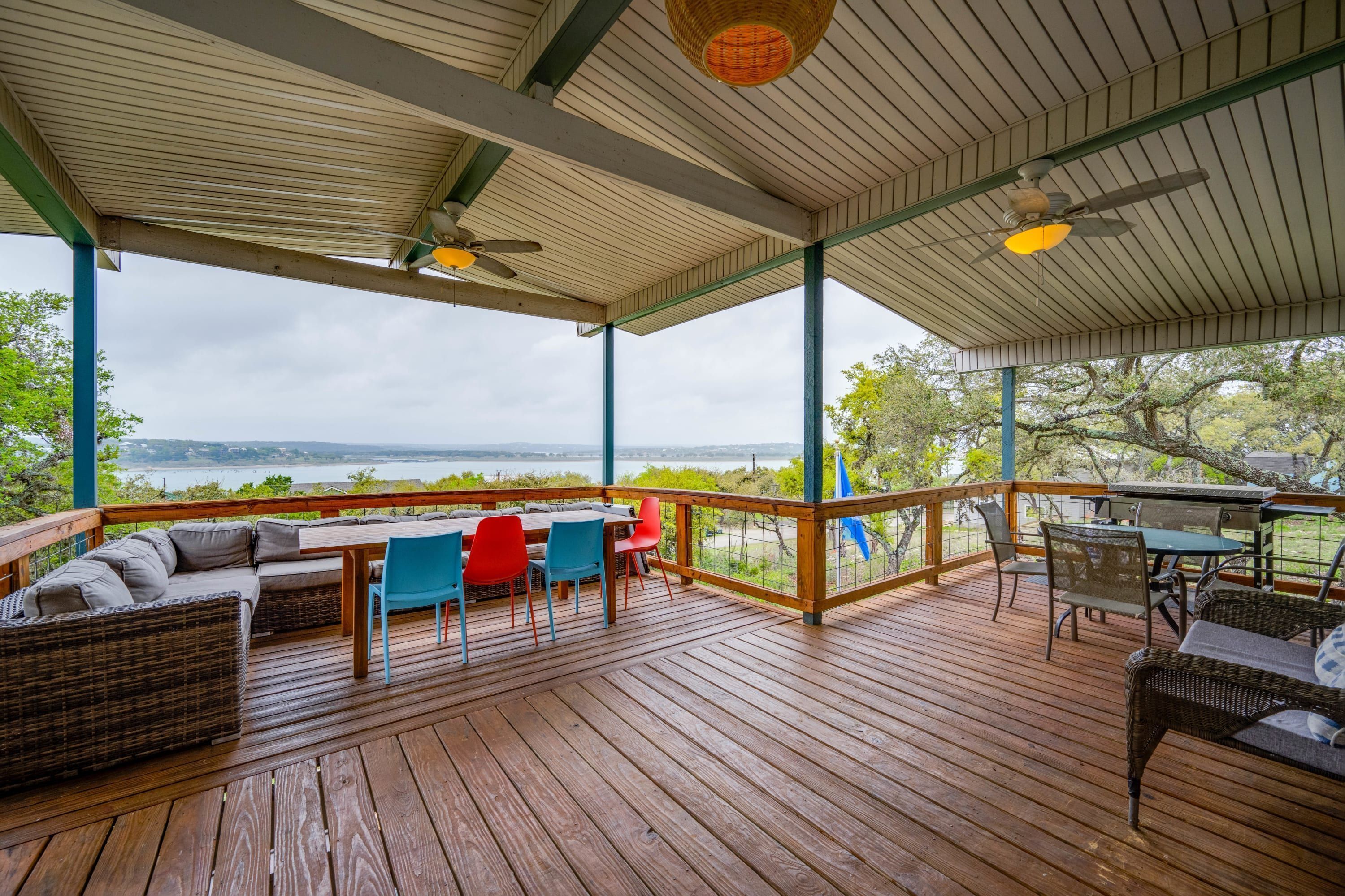 4 عدّة غرف نوم وخدمة الإنترنت