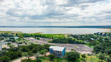 House, Accessible, Smoking | 6 bedrooms, desk, Internet