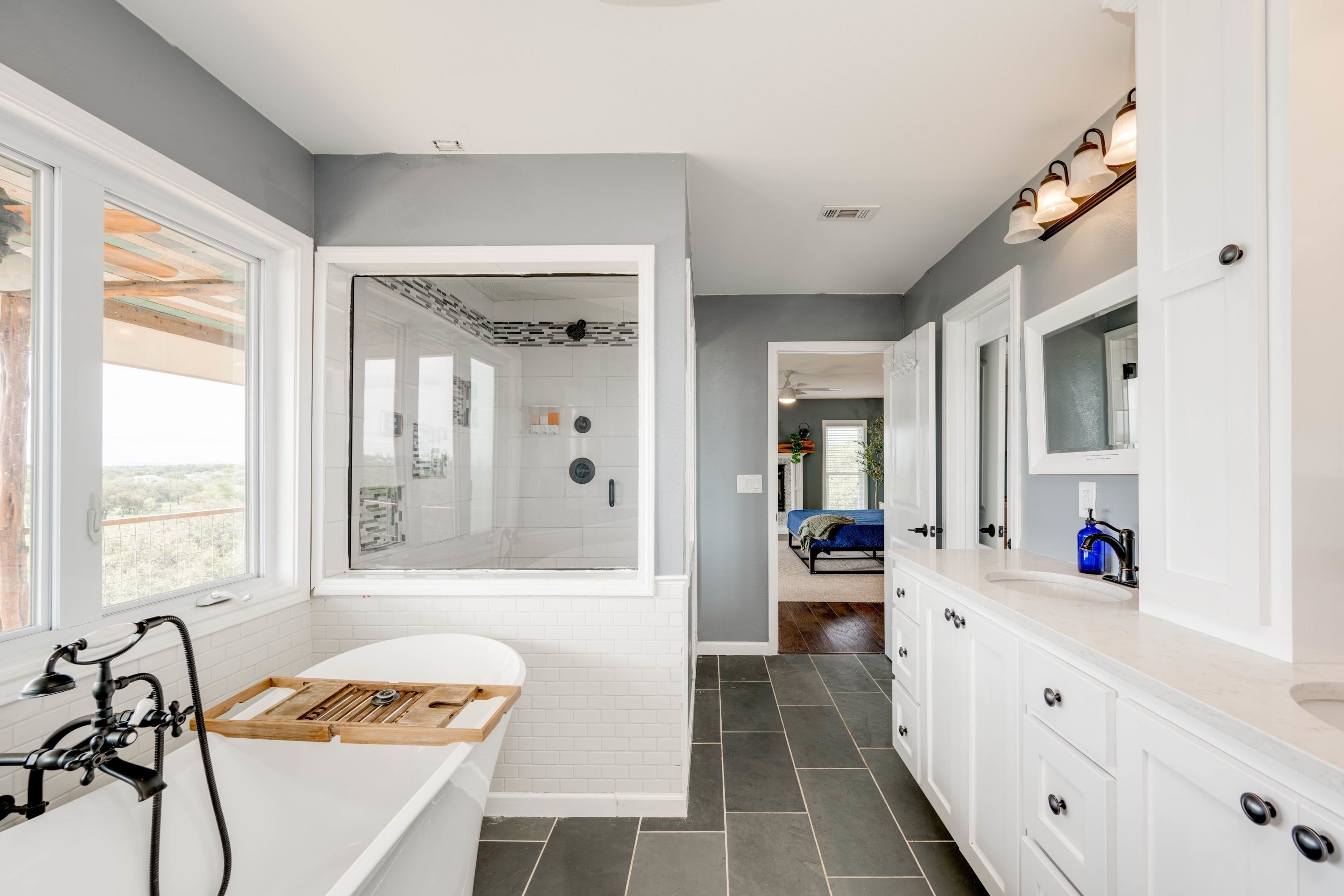 House, Accessible, Smoking | 6 bedrooms, desk, Internet