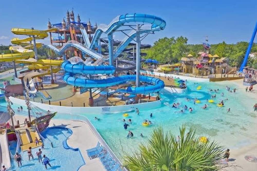 5 2 two Kings hot tub Firepit 16min to Wine Trail Nearby Pickleball Courts Pool