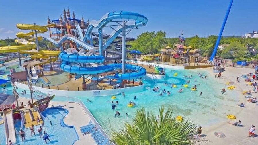 5 2 two Kings hot tub Firepit 16min to Wine Trail Nearby Pickleball Courts Pool