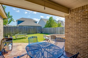 House - 4bed 3bath Close2a M Santa s Wonderland Hospital L2 EV (College Station)