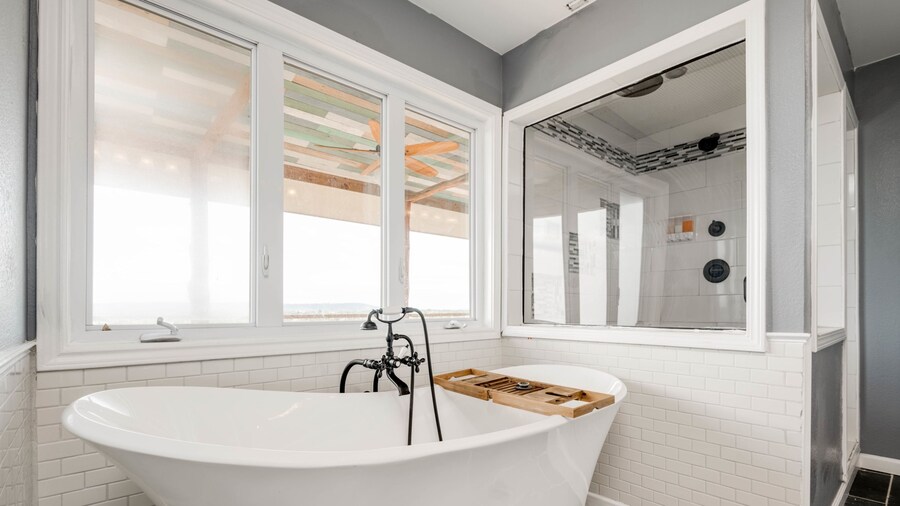 5 King 3 5b Firepit Nearby Pickleball Opens Feb 25 Lvl2 EV Charger Pool w Lake Views