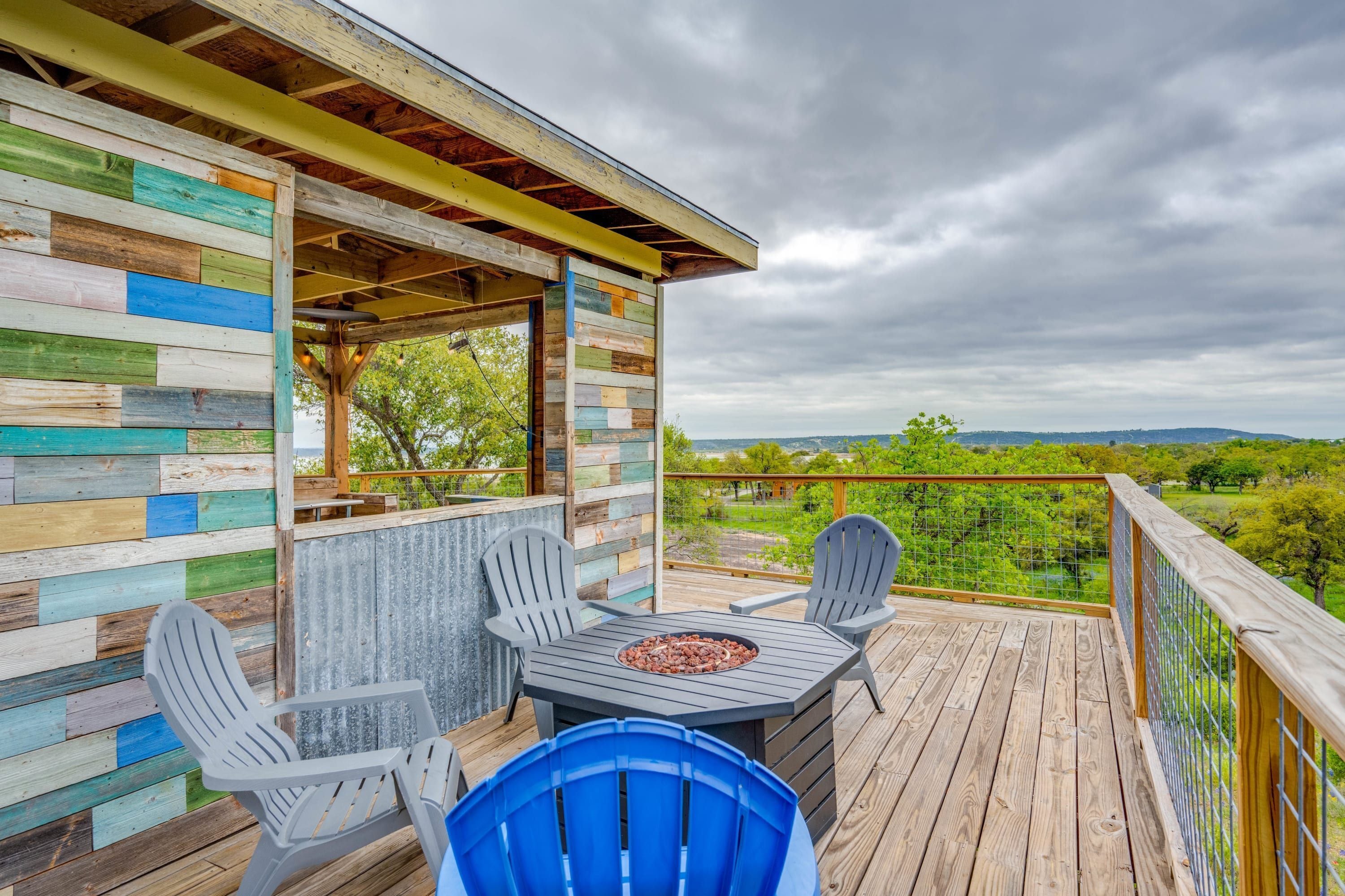 5 عدّة غرف نوم وخدمة الإنترنت