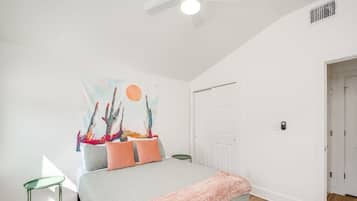 Hus | 3 soverom, skrivebord og internett