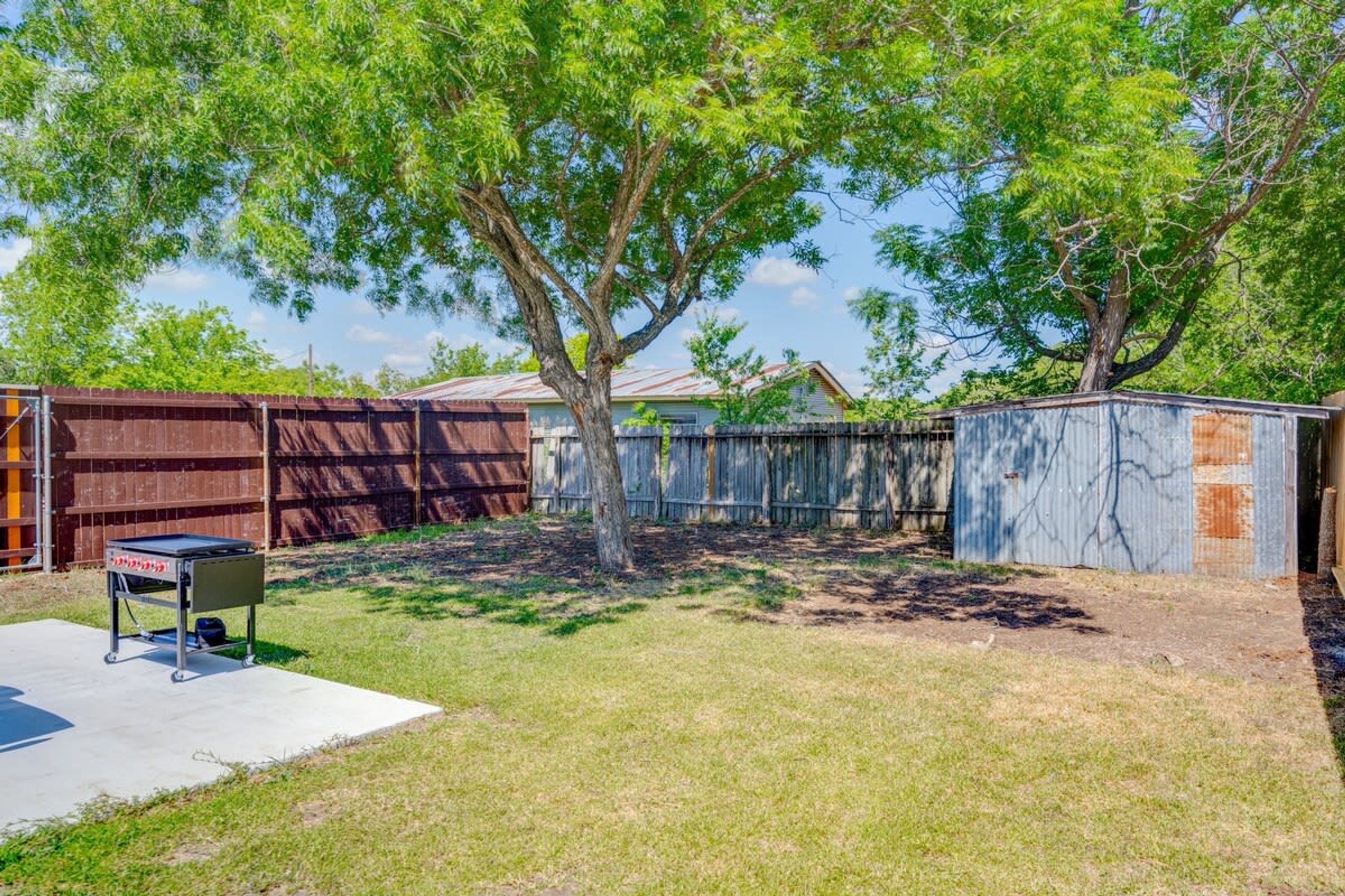 House | 3 bedrooms, desk, Internet