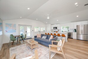 Hus | 3 sovrum, skrivbord och internet