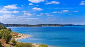 House | 3 bedrooms, desk, Internet