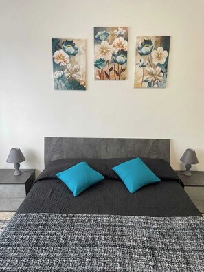 2 chambres, fer et planche à repasser, lit de bébé portatif, Wi-Fi