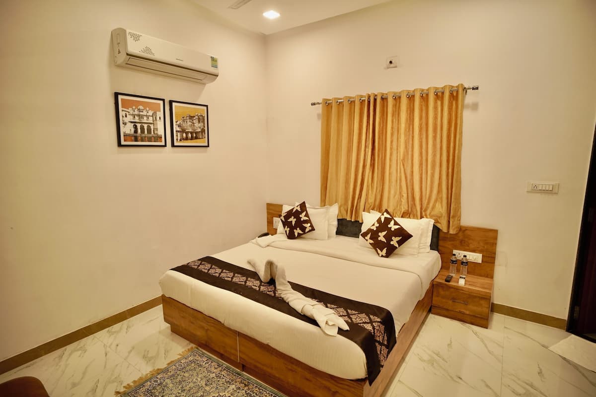 Habitación doble Deluxe, vista a la ciudad | Insonorización y wifi gratis
