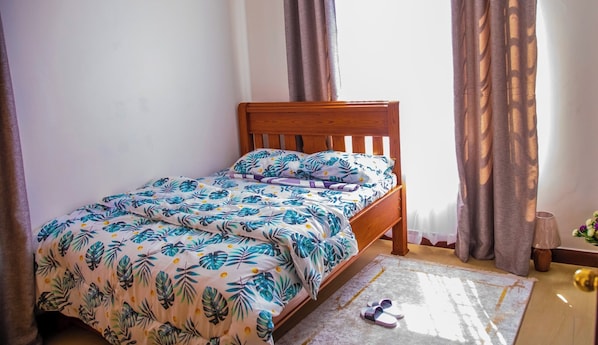 2 bedrooms, iron/ironing board, WiFi, bed sheets