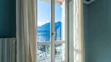 Appartement, balcon, vue lac | Vue de la chambre