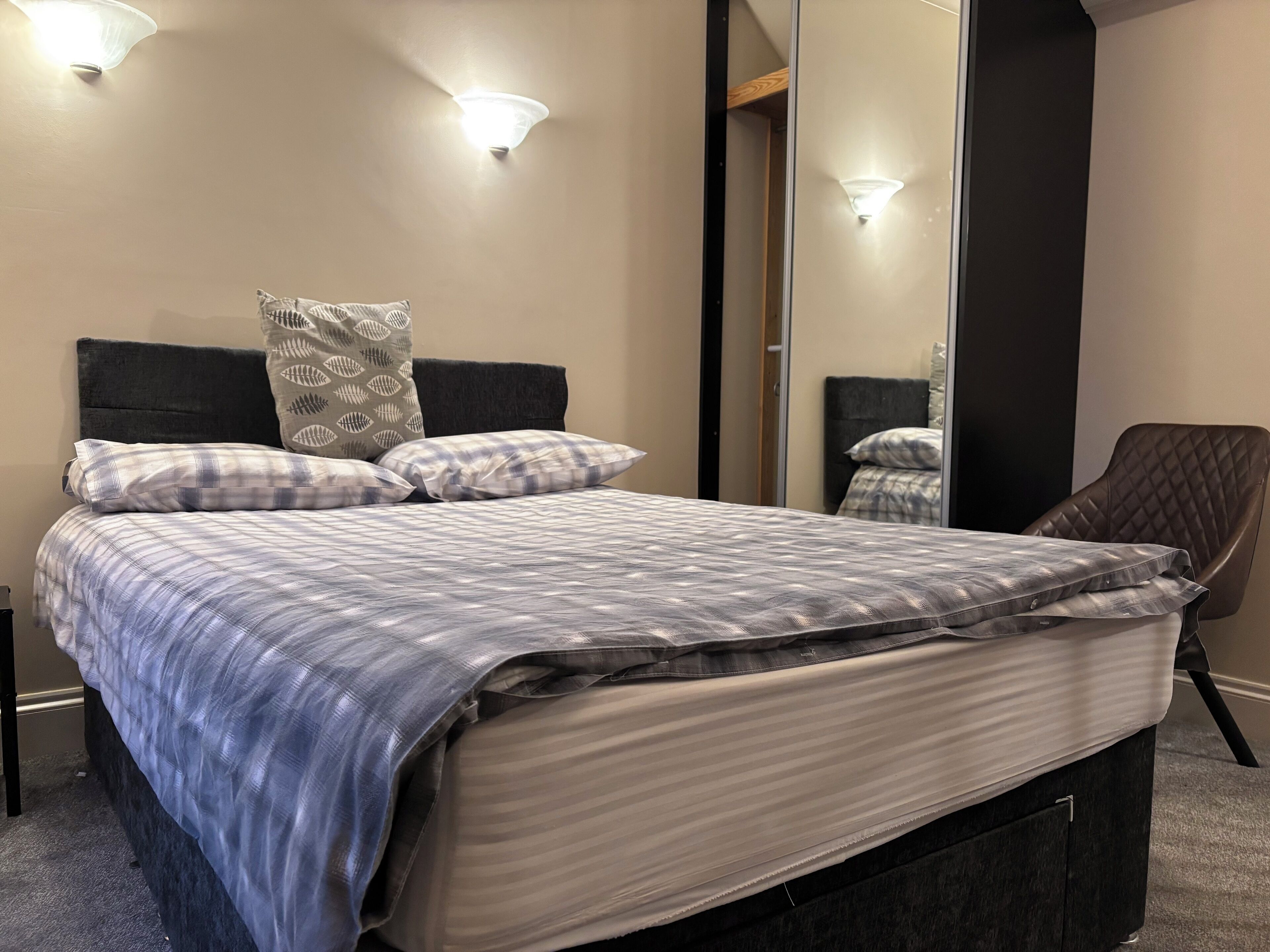 标准双人房, 无烟房 | 特色装修、特色家居、办公桌、熨斗/熨板