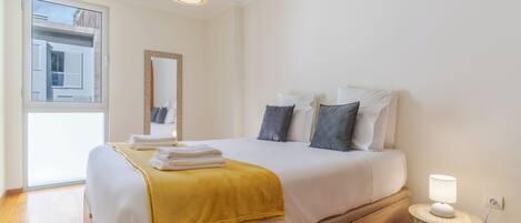 Departamento Confort, balcón, vista a la montaña | 1 habitación, cortinas blackout y insonorización