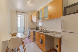 Comfort Apartment, Balcony, Mountain View | Private kitchen
