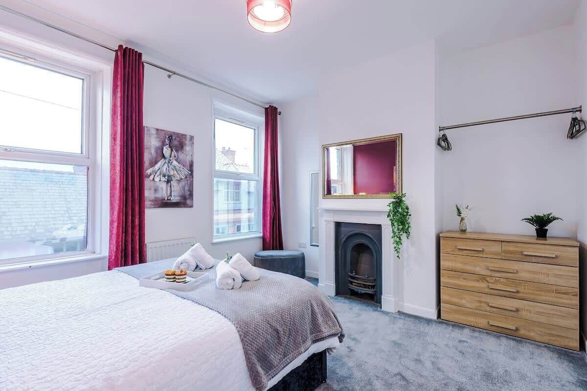 3 bedrooms, WiFi, bed sheets