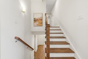 Interior - Luxury 6Beds/3BA Home! Spacious Living & Game Room! Outdoor Patio (Lawrenceville)