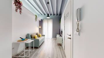 Superior studio | Woonruimte | Een televisie