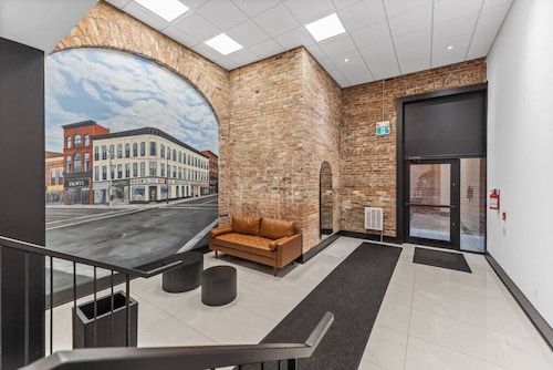 Cathedral Loft • 2 Queen Beds • DT Peterborough