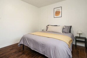3 bedrooms, desk, iron/ironing board, WiFi