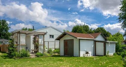 Renovated 3BR Home w/ High-Speed Internet & Parks