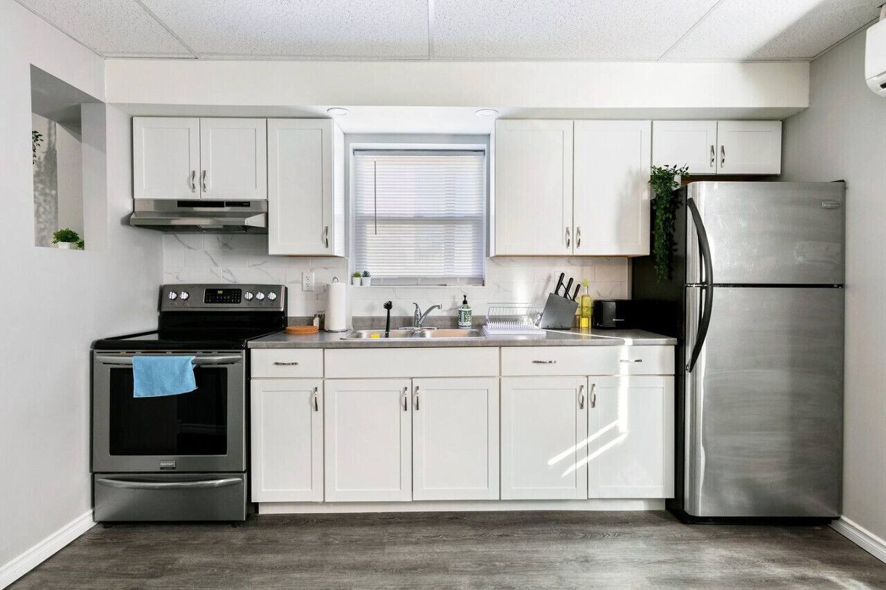 冷蔵庫、電子レンジ、コンロ、トースター