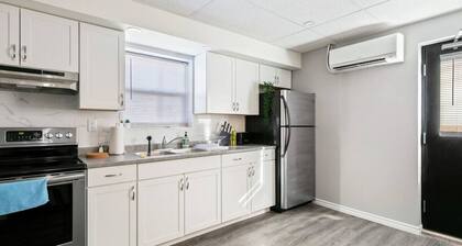 Bright Walkerville Flat | 2BR, Parking, Near DT