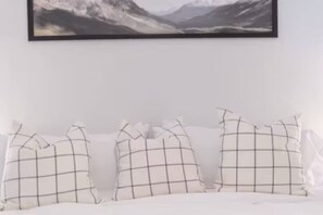 1 habitación, tabla de planchar con plancha, wifi y ropa de cama