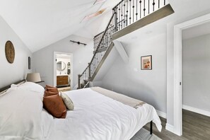 5 habitaciones, escritorio, tabla de planchar con plancha y wifi 